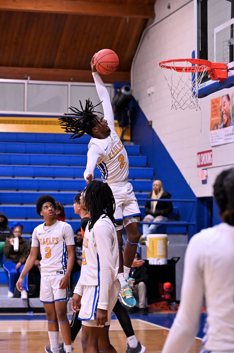 CoachMoore8687's tweet photo. 1st Team All Conference &amp; 1st Team All District Pueer Smith #RuskinMBB https://t.co/ETsj1w2E7L