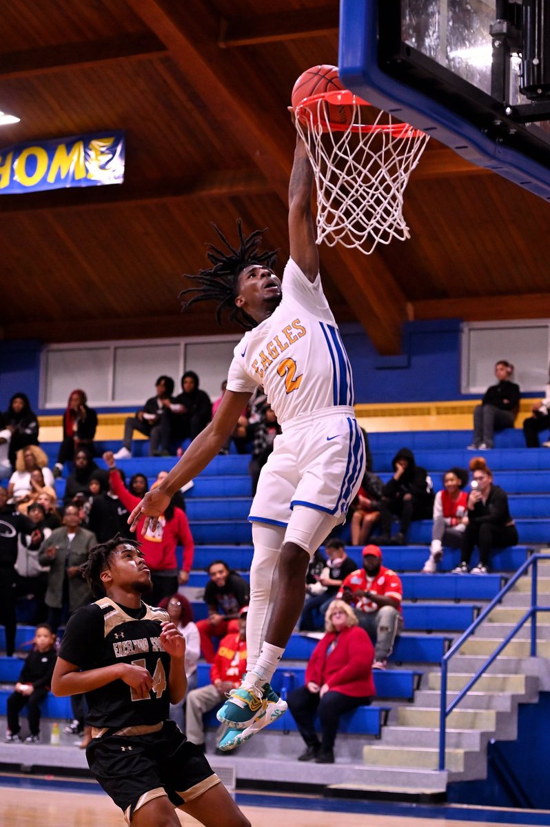 CoachMoore8687's tweet photo. 1st Team All Conference &amp; 1st Team All District Pueer Smith #RuskinMBB https://t.co/ETsj1w2E7L