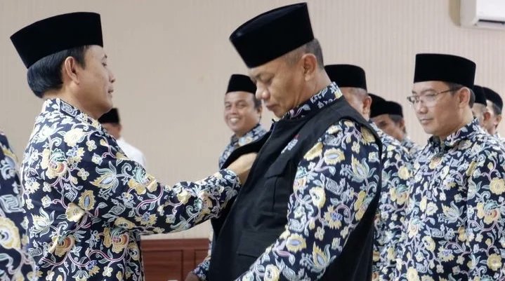 Nafaroch's tweet photo. Pembinaan &amp; Pengukuhan Pengurus Ikatan Penyuluh Agama Islam RI Tingkat Prov. Banten di Serang, 19 Maret 2024.
Salamat, Sampaikanlah  pesan-pesan agama dengan sejuk. Penyuluh harus menjadi contoh teladan bagi umat dan masyarakat. https://t.co/AFjUSWgcUc