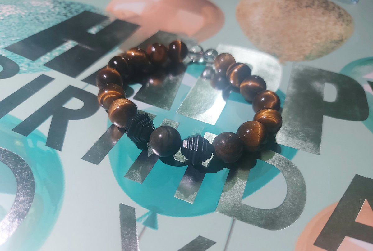 trinidelitt's tweet photo. Tiger's Eye band with our new black accessories...
#trinidelitt #onlinestore #tigerseye #epoxykeychains #retail #chakrabeads #epoxychakrakeychains #scentedcandles #trinidadandtobago https://t.co/bSfsffjd4y