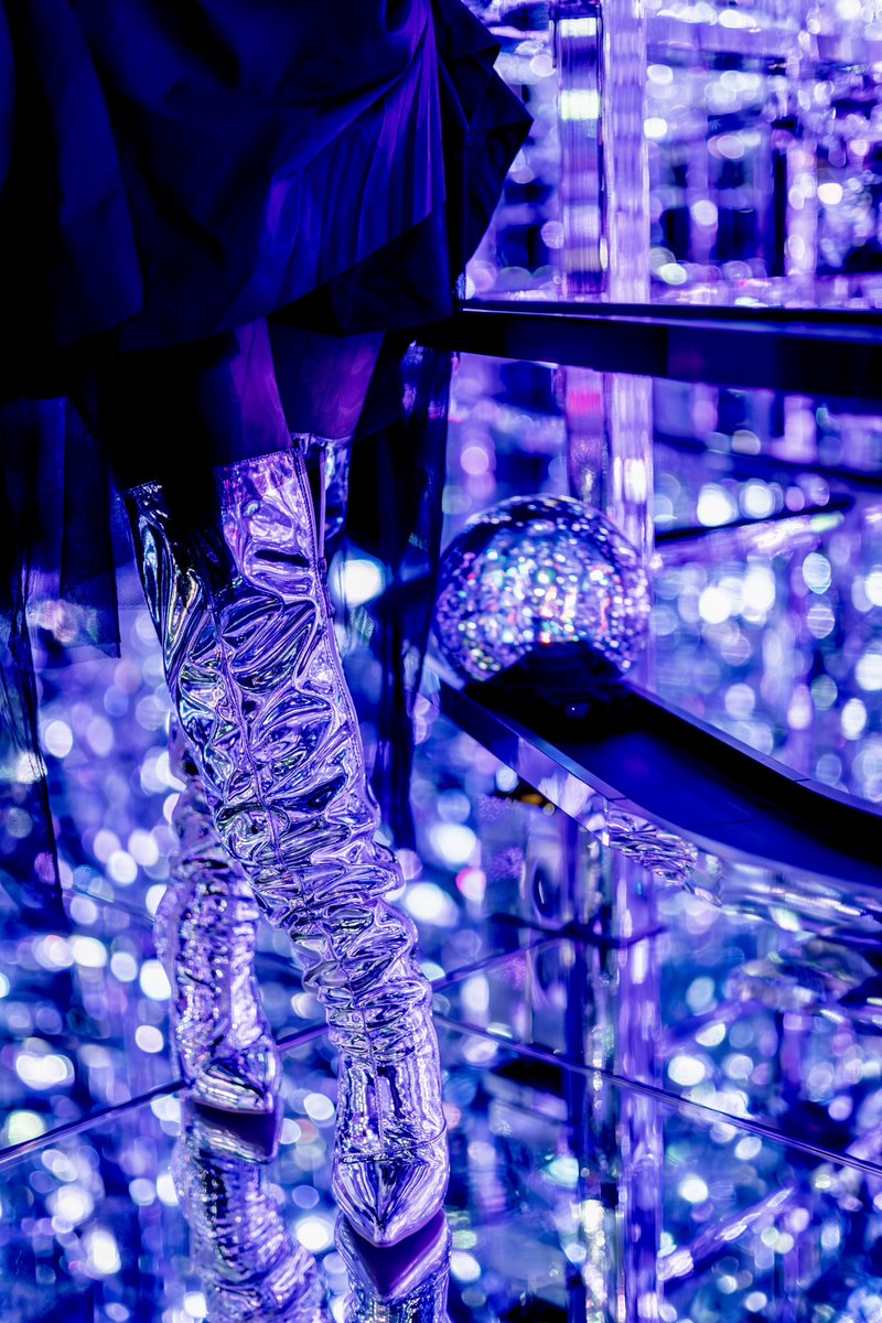 ladygrapher's tweet image. #teamLabBorderless 🪩