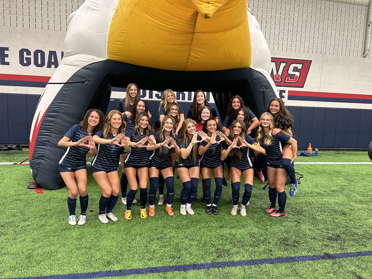 AHSEaglesSoccer's tweet photo. That’s a wrap on district play. We had a blast celebrating this group of special Seniors and got the 6-1 win over Little Elm. #heretofinish #Classof2024 #AUp 

Ava McDonald ⚽️⚽️🅰️
Jillian Anderson ⚽️🅰️🅰️
Sutton Markee ⚽️🅰️🅰️
Sydney Williams ⚽️
Lily Redding ⚽️
Kiara Gilmore 🅰️ https://t.co/hqINEpstgz
