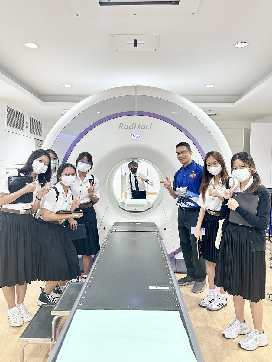 RTTUofficial's tweet photo. วันที่ 13 มีนาคม 2567 นักศึกษาชั้นปีที่1 ได้เรียนในวิชา RTM100 บทนำสู่วิชาชีพรังสีเทคนิค ณ โรงพยาบาลธรรมศาสตร์และโรงพยาบาลมะเร็งลพบุรี เพื่อให้เข้าใจเกี่ยวกับวิชาชีพรังสีเทคนิคมากขึ้น 💖😍☢️

#RTTU https://t.co/EIwXpeJRIW
