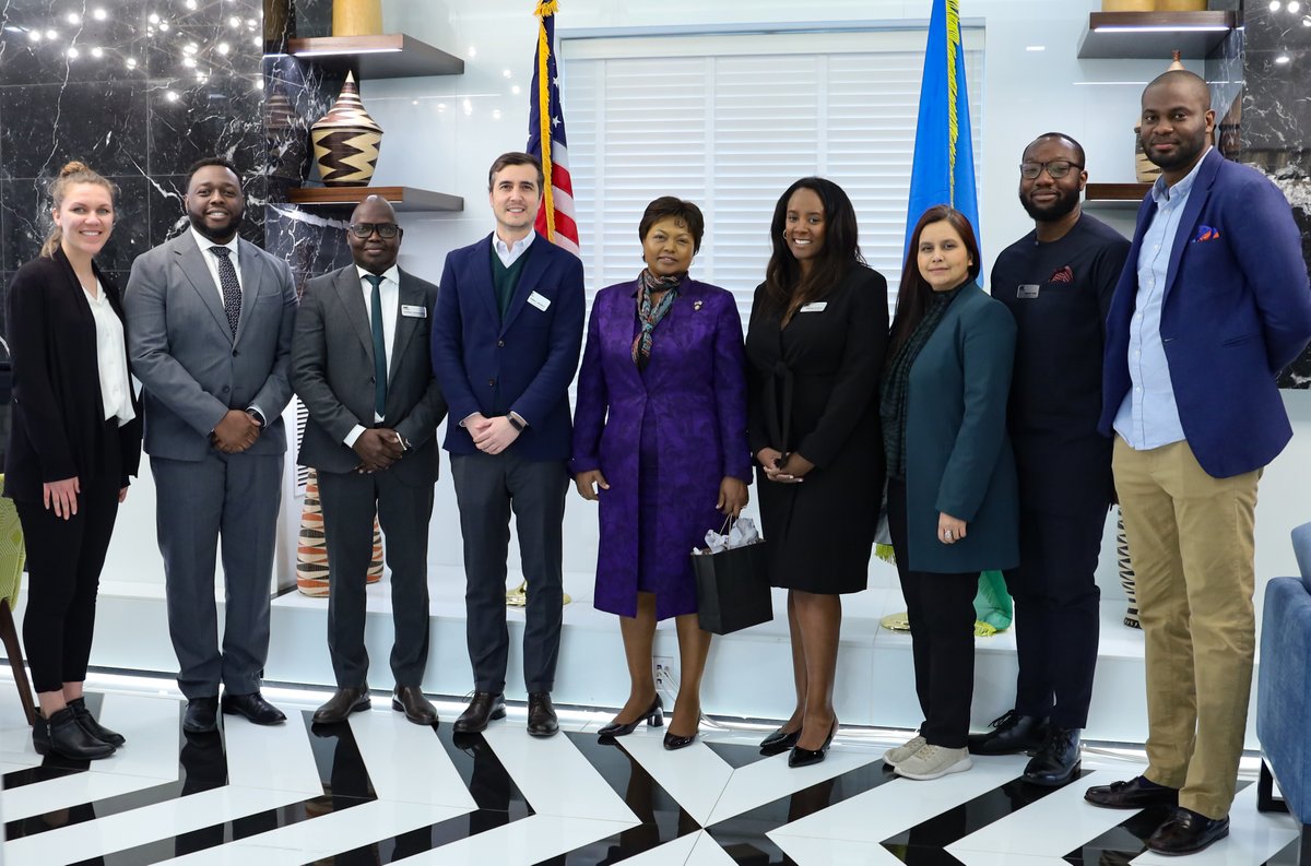 RwandaInUSA's tweet photo. Today, @AmbMukantabana hosted a group of @MITSloanFellows MBA students at the Embassy for their ‘Leadership Through a Global Context’ module. They had an engaging discussion on leadership with Ambassador providing insights into 30 years of #Rwanda 's transformative journey. https://t.co/IE7qPxi5IZ