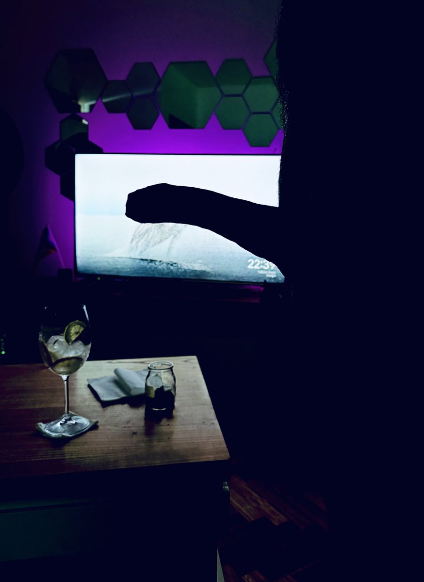 oboyplease's tweet photo. Noche de tragos. https://t.co/rClRqW05Ce