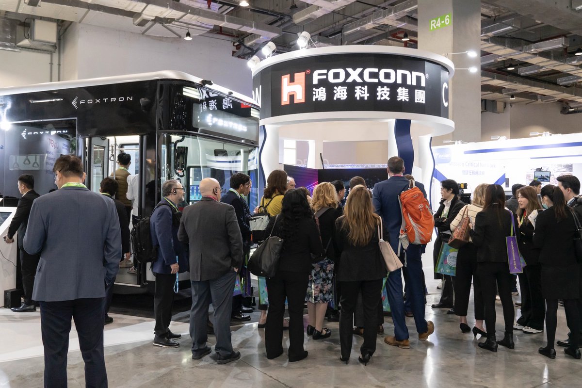 HonHai_Foxconn's tweet image. At Smart City Summit &amp;amp; Expo &amp;amp; 2050 Net Zero City Expo, we&apos;re proud to showcase our theme of Smart and Net Zero City Governance, featuring cutting-edge tech like Generative #AI (Gen-AI) with our #CityGPT Smart City Innovation Solution&quot; and the revolutionary #SmartCity Brain.