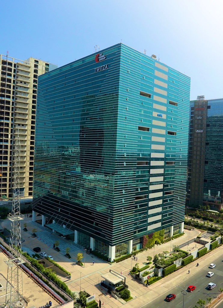 hyderabadprop's tweet image. Discover your perfect property match with @PropGoindia From cozy apartments to sprawling villas to commercial spaces, we have the key to your ideal home in #Hyderabad.  Whether you’re buying, selling, or investing, trust us to make your journey smooth and successful. 

#PropGo