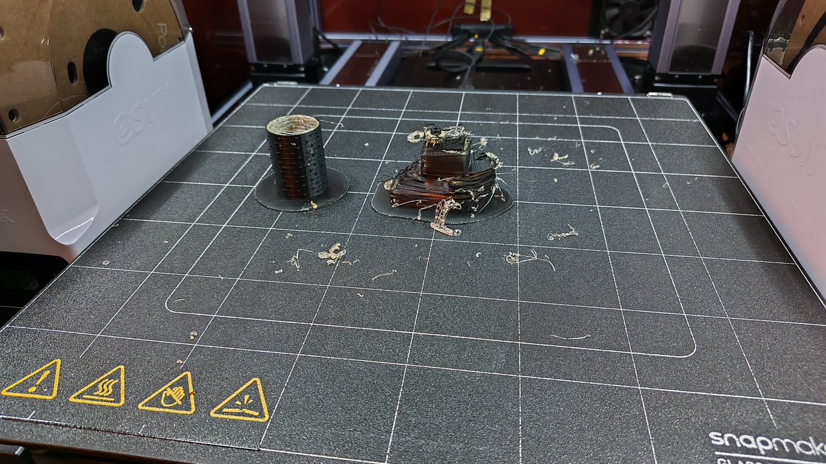 dreamhood23's tweet image. #polymaker の #PolySupport で成功するのに #PolyDissolveS1 で失敗するのはPolDissolveS1の乾燥が足りんってことかな？？？
ほかのフィラメントでキチンとウーズシールドまで造形出来るってことは原因はフィラメントでしかないよね、、
0.12mmピッチ全滅、でこれは0.16mmピッチなんやけど、、、😰