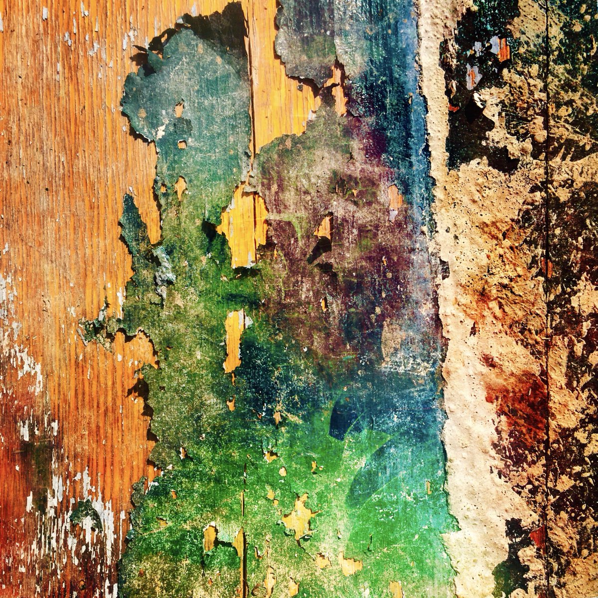 Colored decay. A visual story of time.
📸🟥🟫🟧🟨🟩🟦🟪
#WallTapestry #ArtisticJourney #TextureArt #DigitalCollage #DigitalFineArt
#TexturePhotography #AbstractPhotography