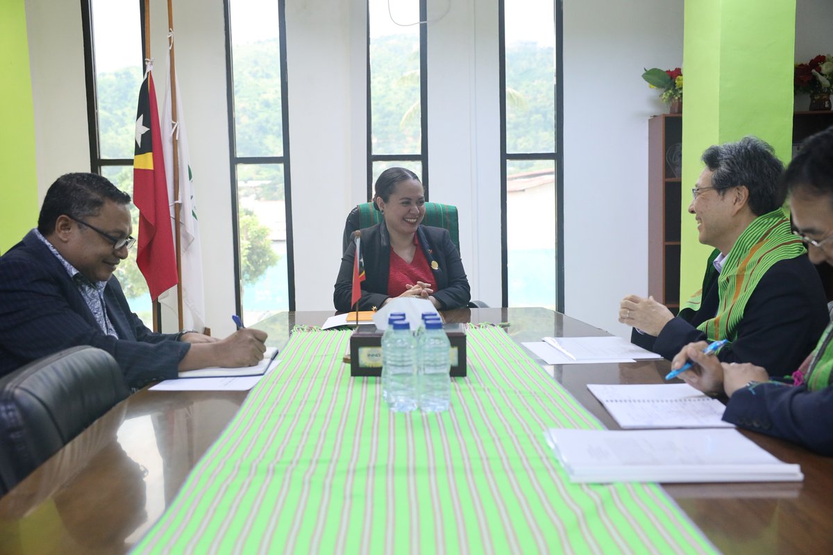 The Health Minister dr. Élia Amaral received a courtesy visit from the Japanese Ambassador to 🇹🇱 Mr. Tetsuya Kimura & JICA Country Manager Mr. Ito Mimpei at Palácio das Cinzas, Caicoli, Dili. Japanese Government committed to continue supported 🇹🇱 in health sector.