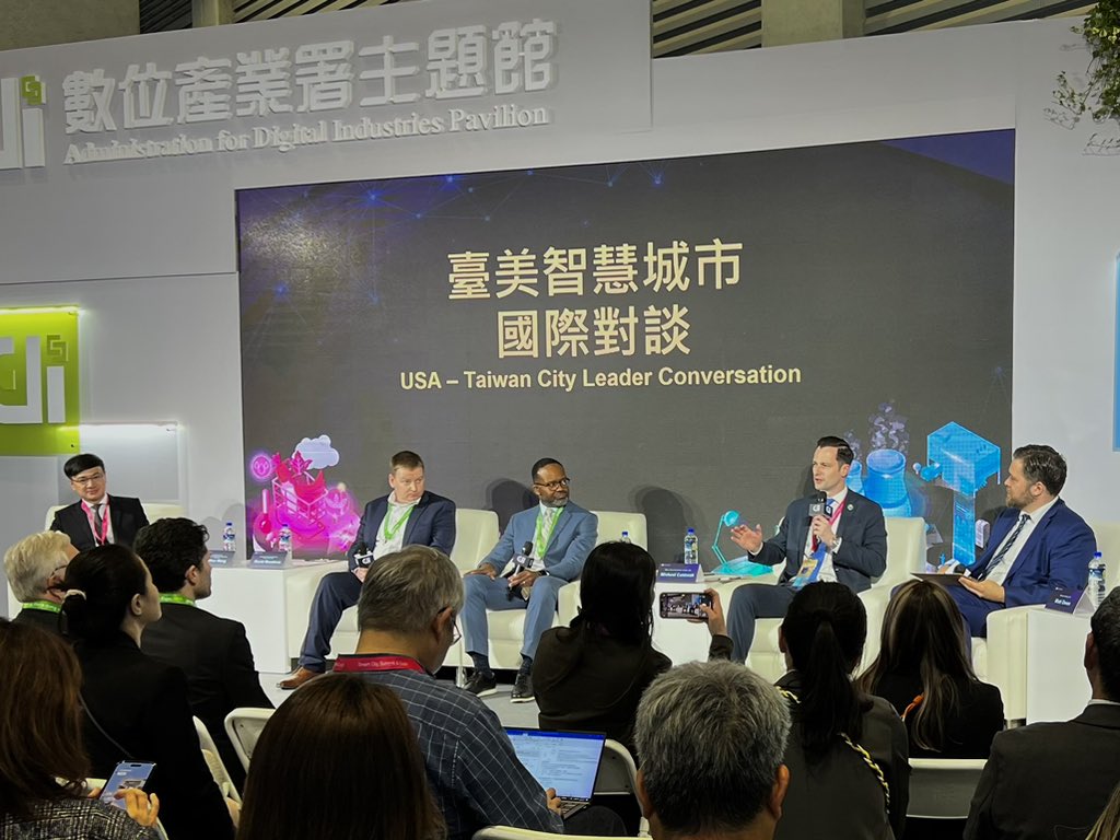 Smart Cites are data driven, problem solving communities that share lessons learned. I was honored to join city leaders from the USA and Taiwan for a panel discussion about the future of cities, community and tech at the 2024 Smart City Summit &amp; Forum in Taipei City.
#scse2024