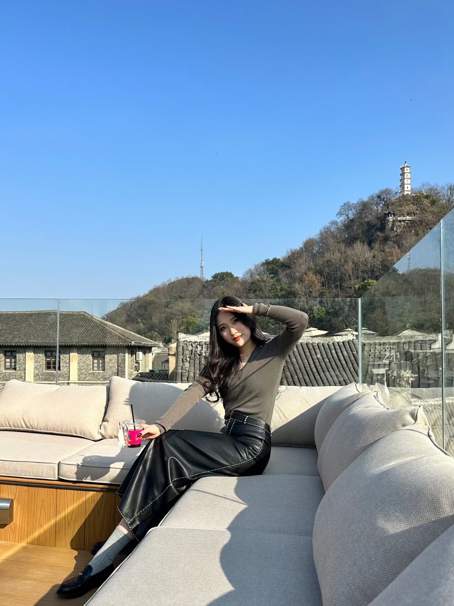 敬个礼，喝杯咖啡吧☕ https://t.co/SNP2VVfBld