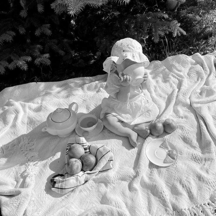 xxAlliefk's tweet photo. Picnic date y de @iDrinkBaiRP con el #BAIdratationChallengeRP en la #TorturedClubDate 🩶 con los bollitos y el amor de mi universo. ✨ https://t.co/ZyRszgpjmK