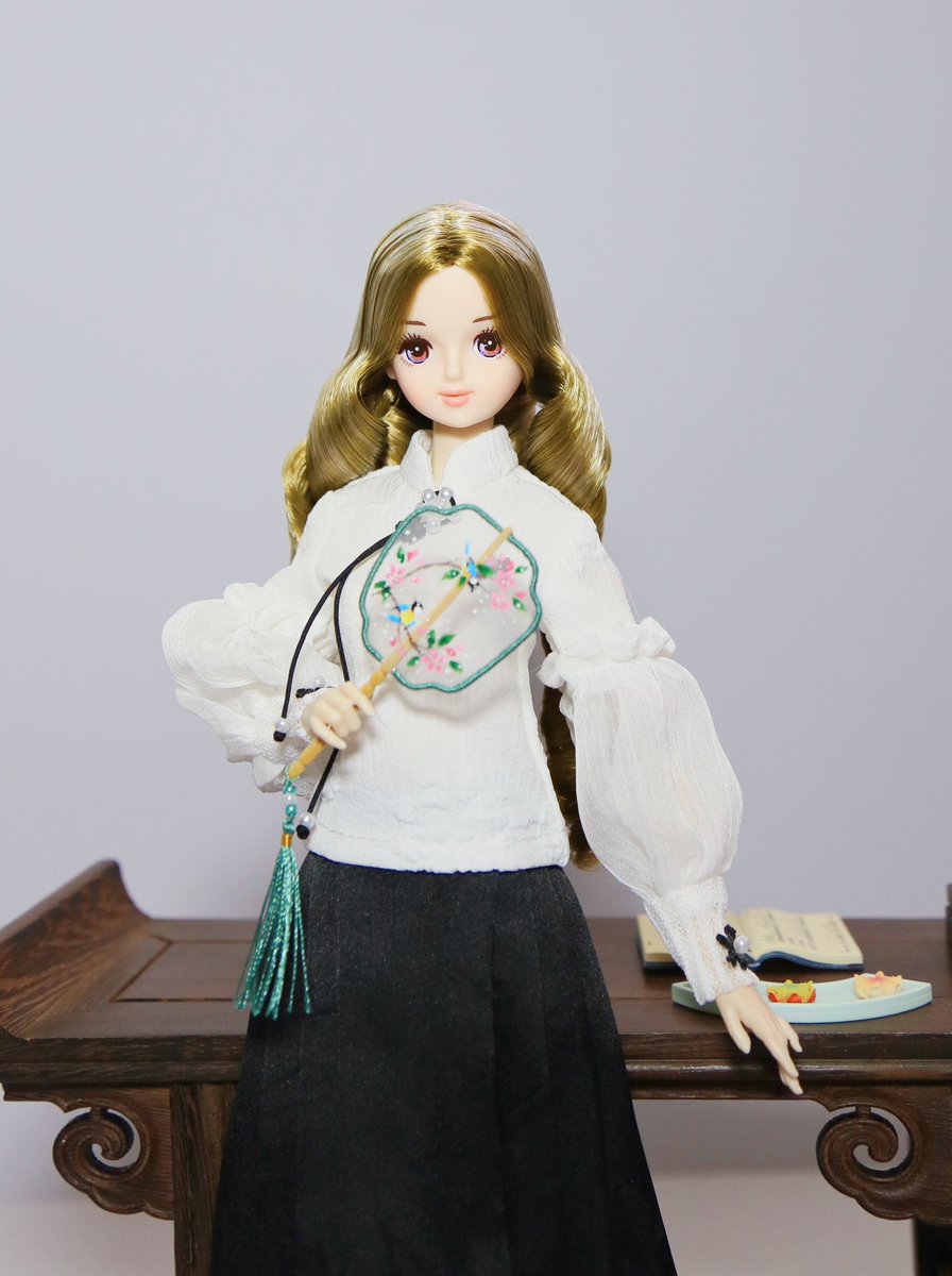 stellatan0107's tweet photo. 二气莫相交 春分雨处行
the Spring Equinox
Hanfu Chinese Traditional Clothing
#リカちゃんキャッスル   #liccacastle 
#ジェニーフレンドたまき
#ジェニーフレンド
#escドール
#jennydoll #jennyfriend #jennyfrienddoll #jennytamaki #jennyfriendtamaki https://t.co/FS5Zdj80sR