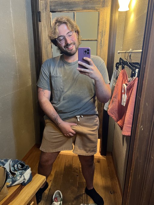 didn&rsquo;t find short shorts but these are cute https://t.co/rmFOB8oNQK