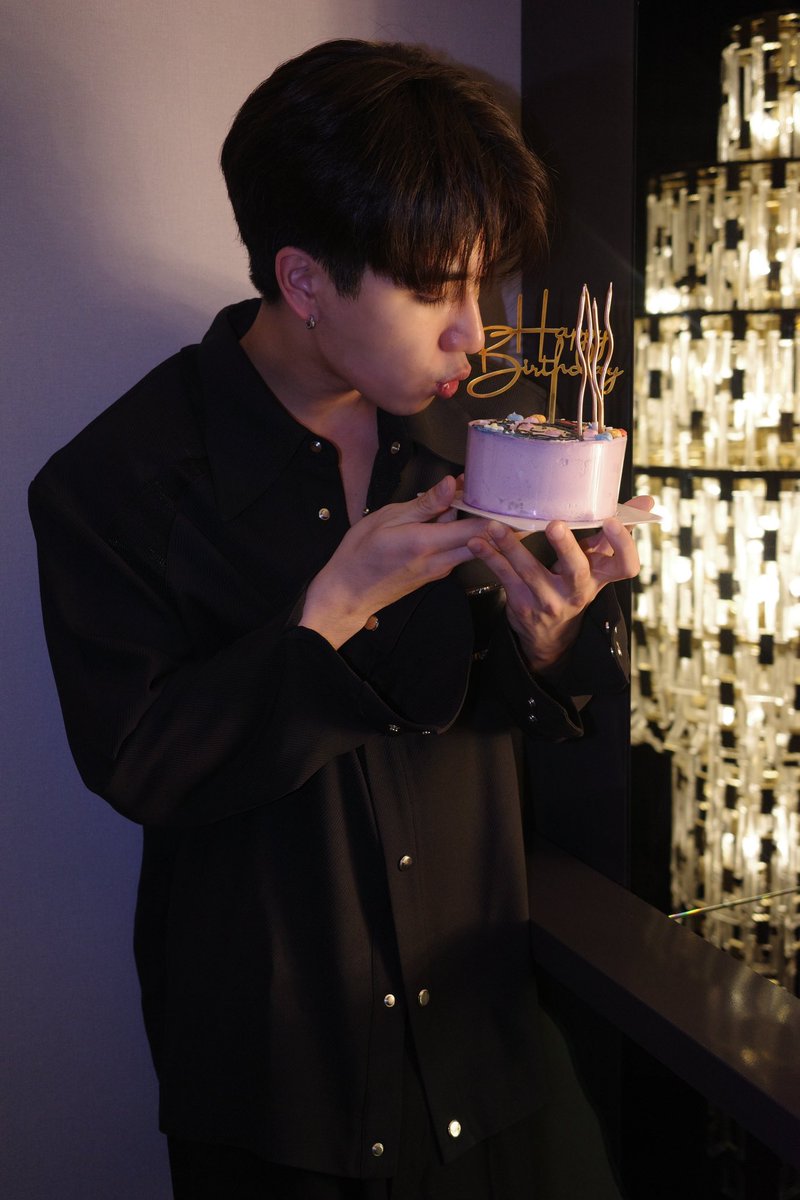 Happy birthday นะคับคนเก่งงง ขอให้เพิ้ดมีความสุขมากๆนะ ขอให้งานปังๆ ไม่ว่าเพิ้ดจะเจออะไรเราขอให้เพิ้ดผ่านมันไปได้ด้วยดีนะ ยังรักเเละดูทุกการเติบโตของเพิ้ดเสมอนะ #PerthTurns23
