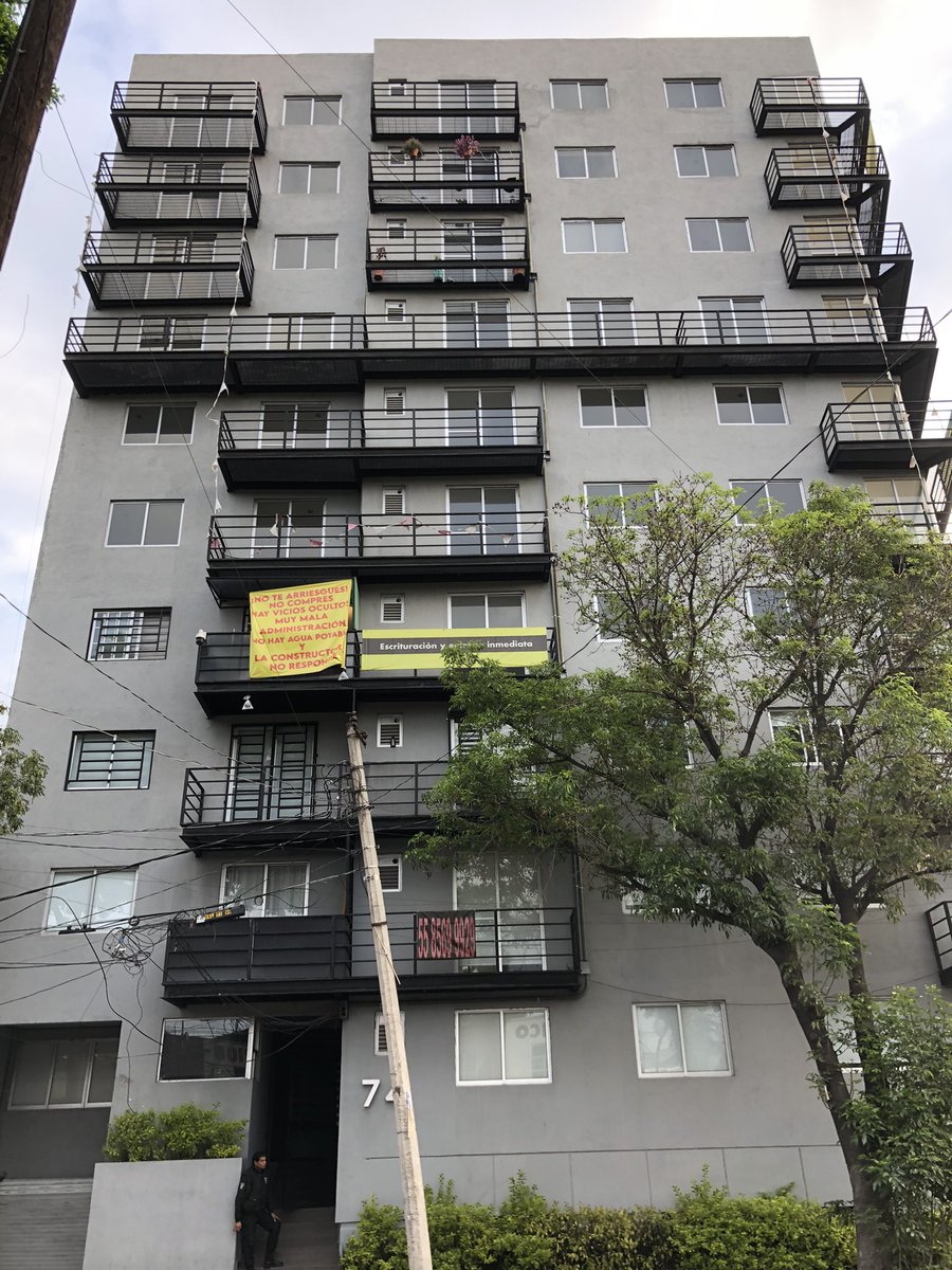 omarroqueen's tweet photo. Larga vida a los inquilinos soplones. 

En el recién construido desarrollo de Platino y Boleo, alcaldía Cuauhtemoc, advierten a los potenciales compradores que el edificio no abastece agua y que la inmobiliaria ni les contesta sus llamadas… (1/2) https://t.co/rGrBQBOTbI