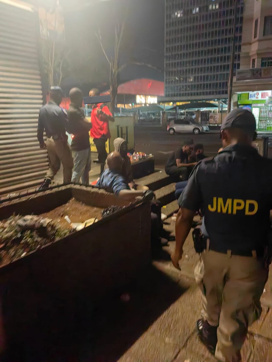 Your safety is a priority. 

Heightened visible police patrols by #JMPD #RegionF1 Operations officers in the Joburg CBD & surroundings. #SaferJoburg #ManjeNamhlanje