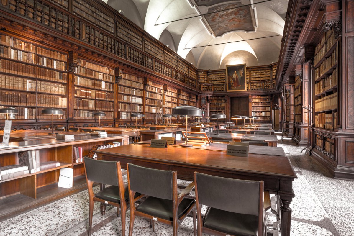 OUPLibraries's tweet photo. Our #LibraryOfTheWeek is Braidense National Library in Milan, Italy! Open since 1786, it's a haven of cultural exchange. The Maria Theresa Room, created by Giuseppe Piermarini in 1785, is at its heart
#BraidenseLibrary https://t.co/5F3tzKjmR6