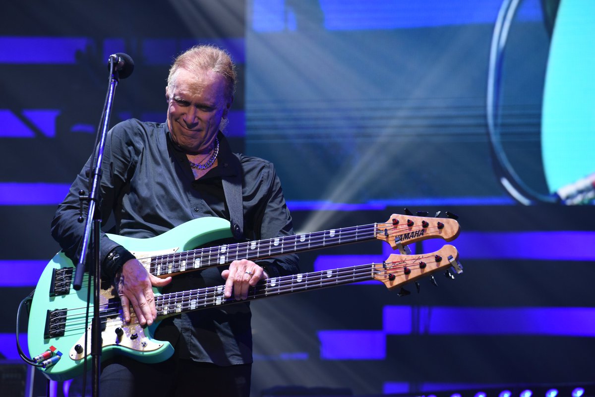 evoxsnet's tweet photo. A BIG Happy Birthday to the man, the myth, and the legend Billy Sheehan! A man who knows how to slap, drill, and rock out like no other! 🤘🏼

#billysheehan #mrbigPhoto 
Credit: William Hames https://t.co/QxGVNkjPCq