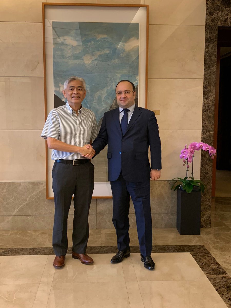 Ambassador of 🇦🇿to Singapore and H.E. Mr. Albert Chua, Permanent Secretary of 🇸🇬 MFA had a wide ranging discussion on bilateral and multilateral cooperation. 🇦🇿 🇸🇬 #Azerbaijan #Singapore @MFAsg