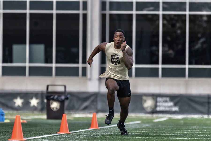 PHOTO: Quindrelin Hammonds ran the 40-yard dash in 4.48 seconds at #ArmyFootball Pro Day 📸 @lynnfernphotog