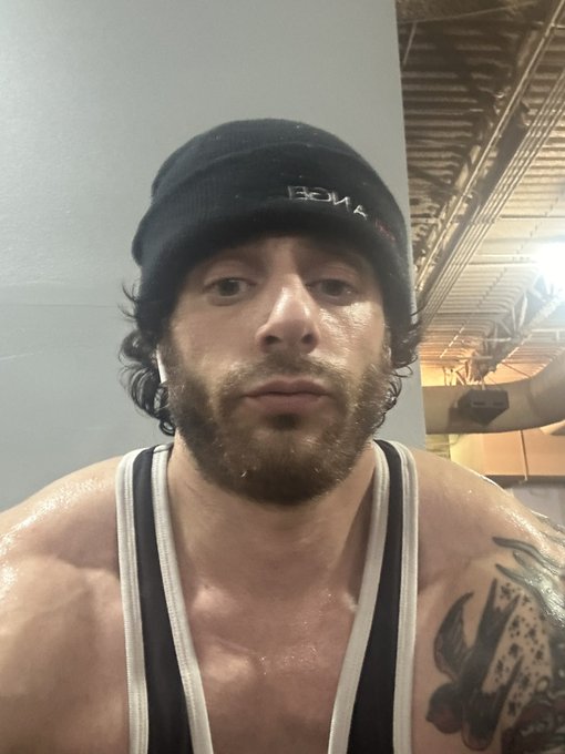 I&rsquo;ve gained 22 lbs and cut 3.1 % body fat since AVN 🙊🙊🙌🏻🙌🏻. My body is doing some cool fucking shit right<a href="/tag/mommyblowsbest"class="tags"><span>#mommyblowsbest</span></a>