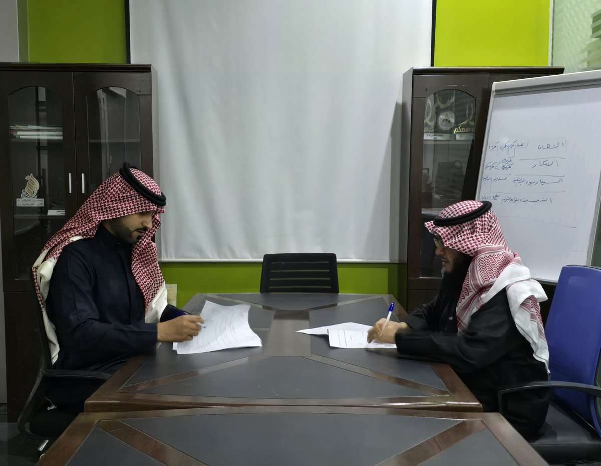 تم توقيع اتفاقية بين #فريق_أضواء_التطوعي <a href="/adhwa_team/">فريق أضواء التطوعي | عرعر</a> التابع <a href="/EalamNorth/">جمعية إعلاميي الحدود الشمالية</a>  ، و المعهد العلمي بمدينة #عرعر  حيث تهدف الإتفاقية الى تعزيز العمل المشترك بين الطرفين ، سائلين الله التوفيق و السداد .

#الحدود_الشمالية