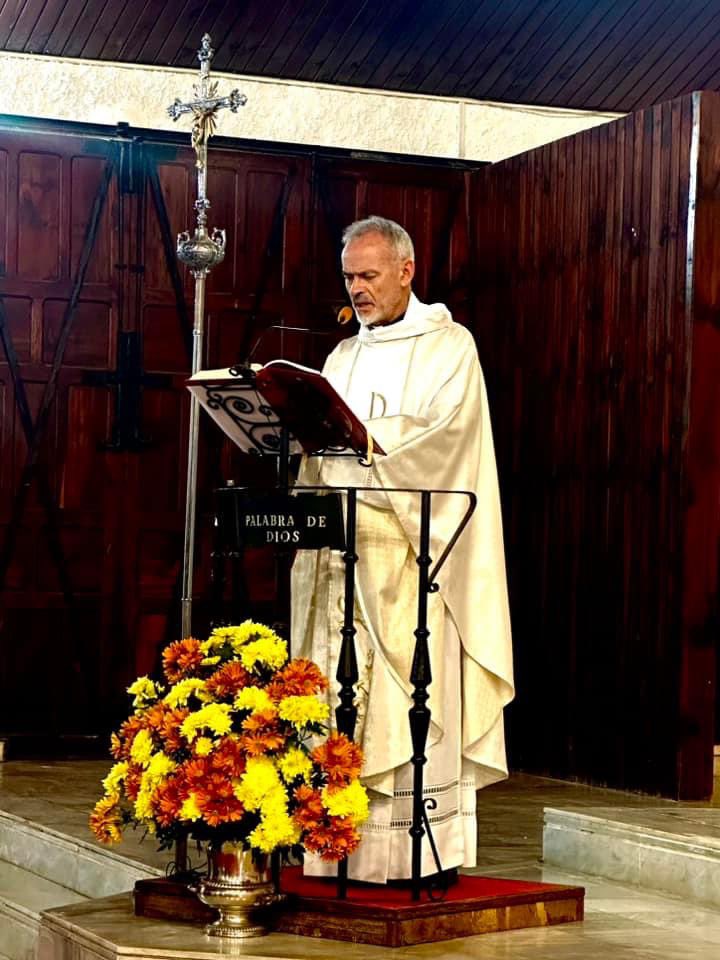 Santa Misa en Honor a San José⛪️🔔 La misa se realiza por el Día de San Jose, patrón de Breña Baja fue cantada por el Coro Parroquial de San José en la iglesia nueva. Felicitar a todas las Josefas, Jose y a todos los padres👏👏