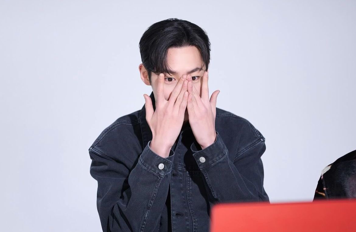 jaewookbr's tweet photo. โPronto para outro dia com #HanTaeoh โ๏ธ Com o sempre lindo Lee JaeWook estamos esperando #TheImpossibleHeirโจ
@/jxxvvxxk revelando os bastidores da atraรงรฃo explosiva
๐https://t.co/zr6IaBWEGp
Sรฉrie original Disney+ #TheImpossibleHeir. Hoje ร s 16h, nรฃo se esqueรงa ๐โ
๐ท cjes.tagram via Instagram.
