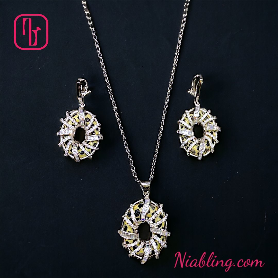 nia_bling's tweet image. Simple elegance, bold impact.
Premium Collection added in NIABLING.
#silvercollections
order now on niabling.com
Book your order Now.
Follow US Now @nia_bling
#SilverJewelryGlamour #PreciousSilverDesigns #ShineInSilver #ElegantSilverPieces #SilverJewels #ChicSilver