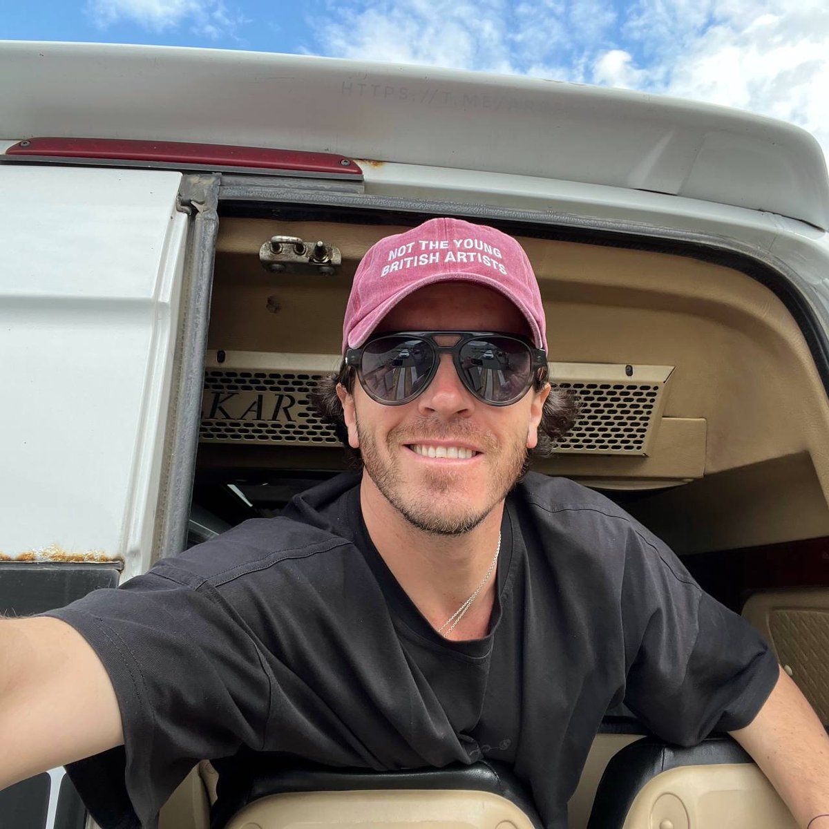 Спасибо, что своим существованием делаешь мир лучше. Сияй, наша звёздочка. С днём рождения, Арсений!