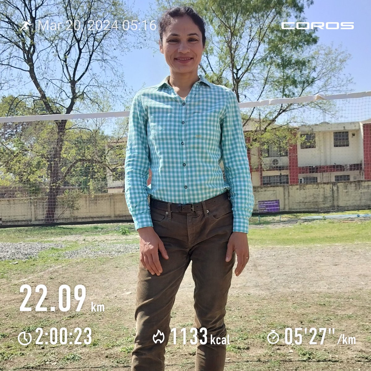 I do all my training in the early morning and as soon as I finish, I have to rush home to make breakfast and get ready for work. No time to take photos before that. Did long intervals today, 2 km Warm Up 3 km fast & 1.5km slow, till 18 km 2 km cool down.