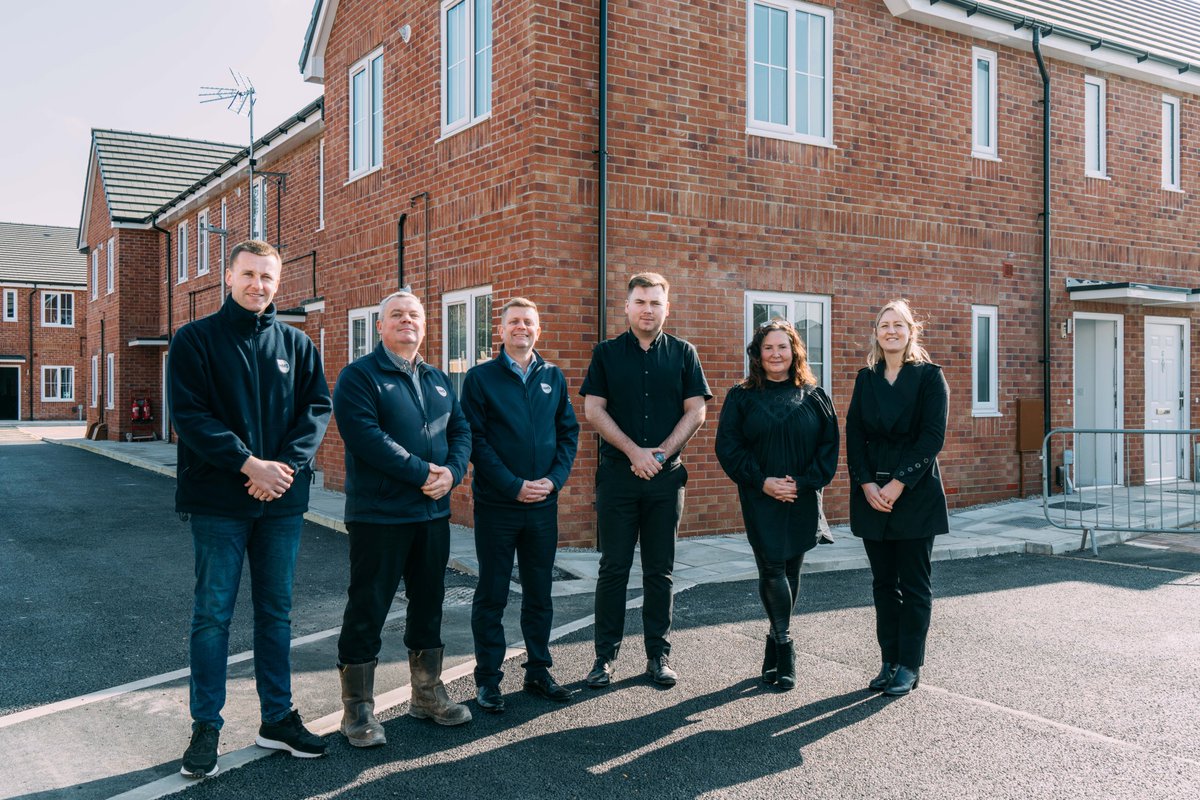 We're thrilled to celebrate the completion of our #Prescot site, Brookside Close, with <a href="/KAITAYLOR/">Kai Taylor</a> &amp; <a href="/Joburkegreengal/">Jo Burke</a> and handover 24 new build homes to <a href="/WeAreTorus/">Torus</a>! We're especially proud of this one given its future was once so uncertain... check it out!

hmsworks.co.uk/news/hms-compl…