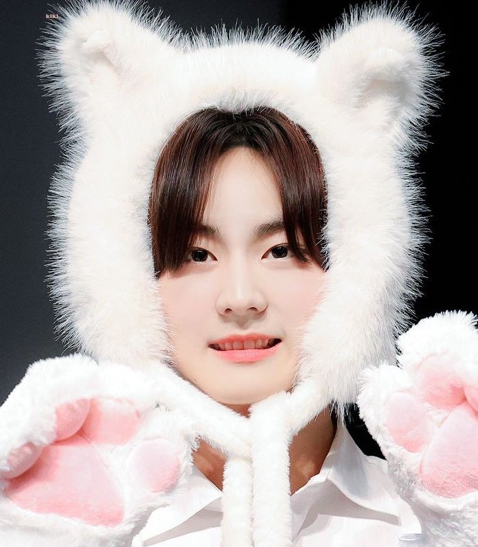 catrockztar's tweet image. this is actually jaywon