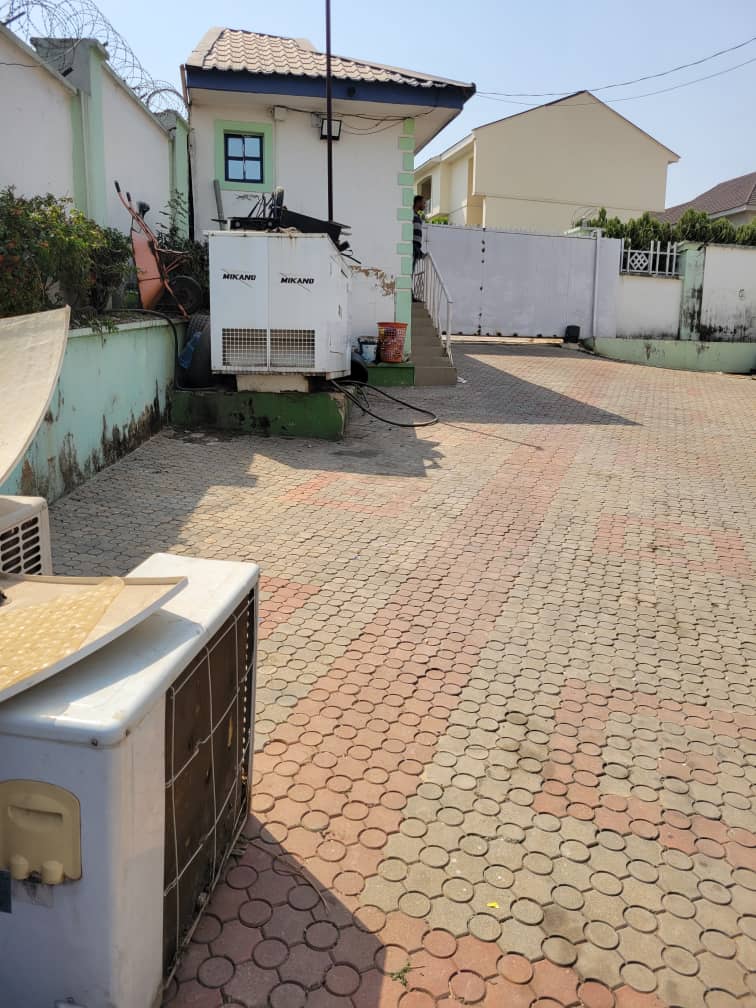 Synergyrealpro's tweet image. A spacious  4 bedrooms  fully detached duplex with a 4 rooms BQ. It centrally located in a fully developed area in Wuye. We recommend viewing. Price : #400,000,000 Contact - 08188862193