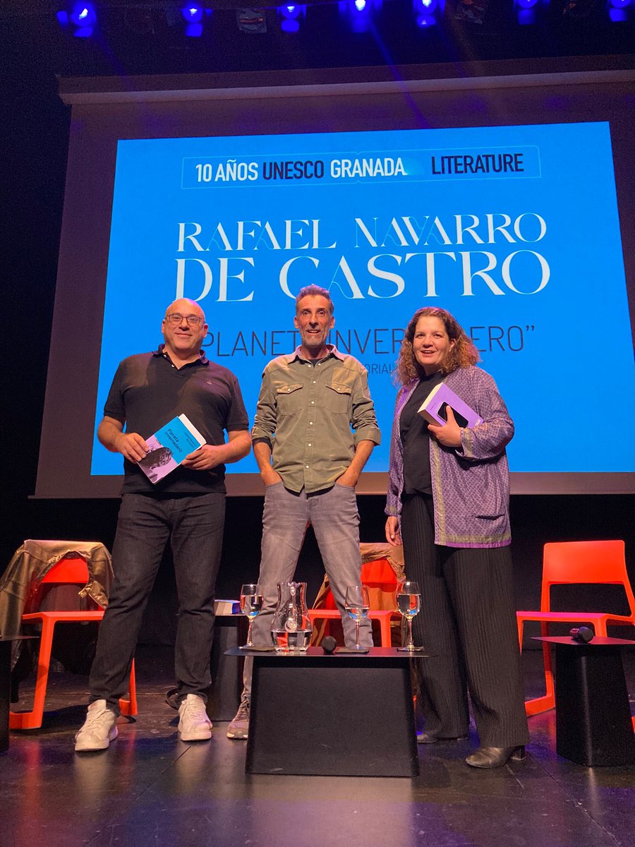 Presentación de “Planeta invernadero”, de Rafael Navarro de Castro, ayer en el @CentroFGL junto a @alianza_ed