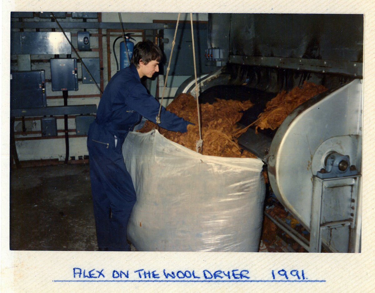 Throwback Thursday! 'Alex on the wool dryer. 1991.' Visit our archives to see more like these - harristweed.org/journal/archiv… 📸 DI MacArthur #harristweed #archives #throwbackthursdays #outerhebrides #mills #workers