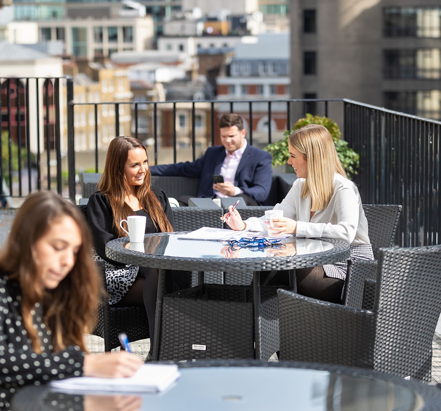 BEoffices's tweet photo. Today is the first day of Spring, meaning longer days, more sunshine (hopefully) and more of the Barbican roof terrace! #flexibleworkspacelondon #flexibleworkspace #firstdayofpsring #Barbican 📍 https://t.co/8Cwqp7ktFx https://t.co/IEPjY2tK7u