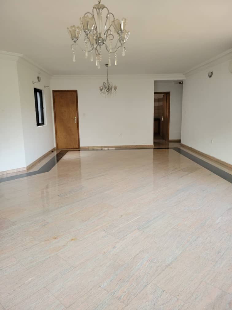 Synergyrealpro's tweet image. A spacious nice 3 bedroom apartment with Bq for rent  within a serene environment with a large compound at jabi, Abuja . There is central generator ,we recommend viewing prize : 9,000,000 per annum
  We recommend viewing.