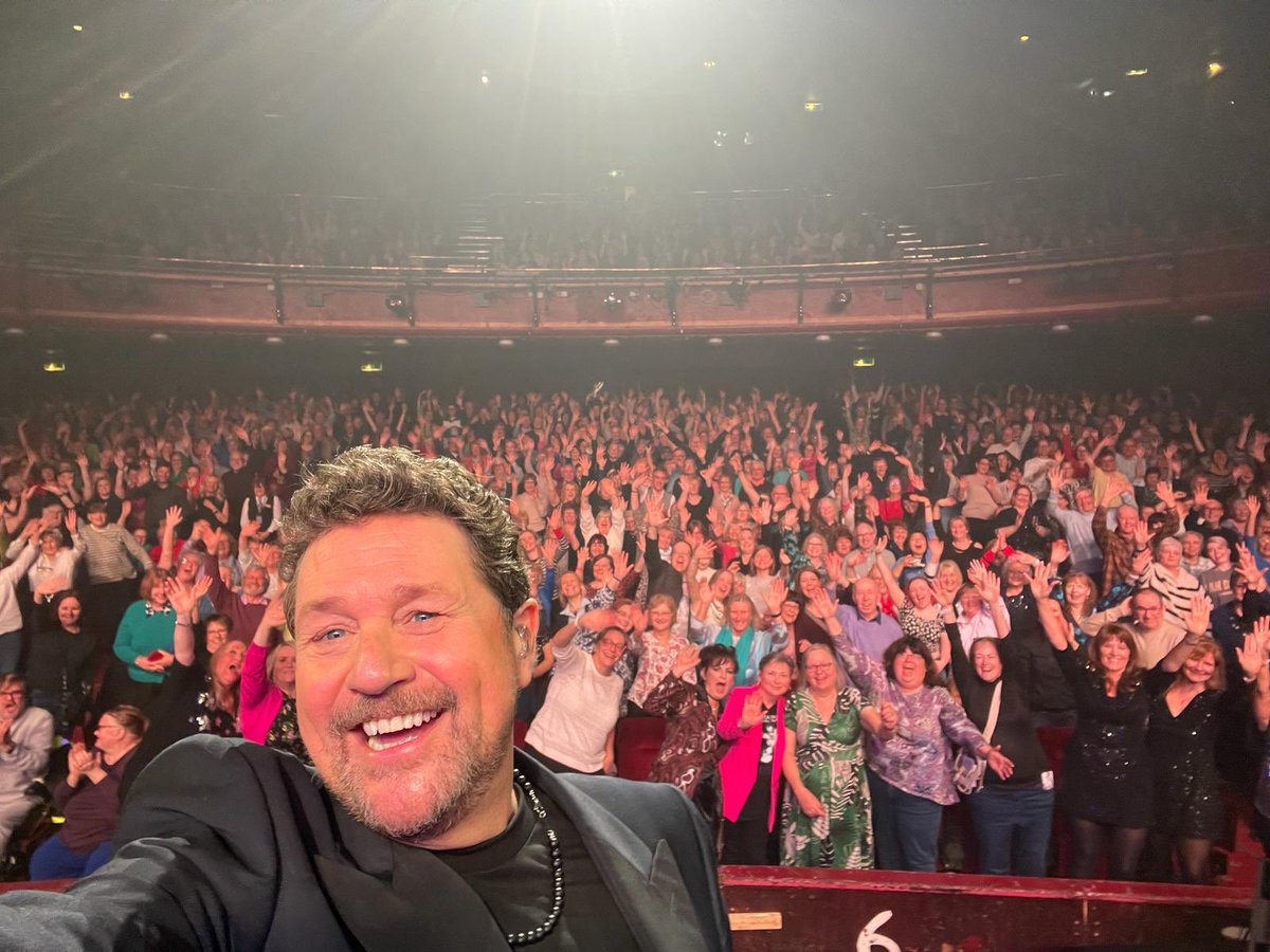 Oxford, what a night! 🎉 If you were at the show, let me know what you thought in the comments! Ipswich - not long now 😍 can’t wait to see you! Mx #onwiththeshow #onwiththeshowtour #oxford