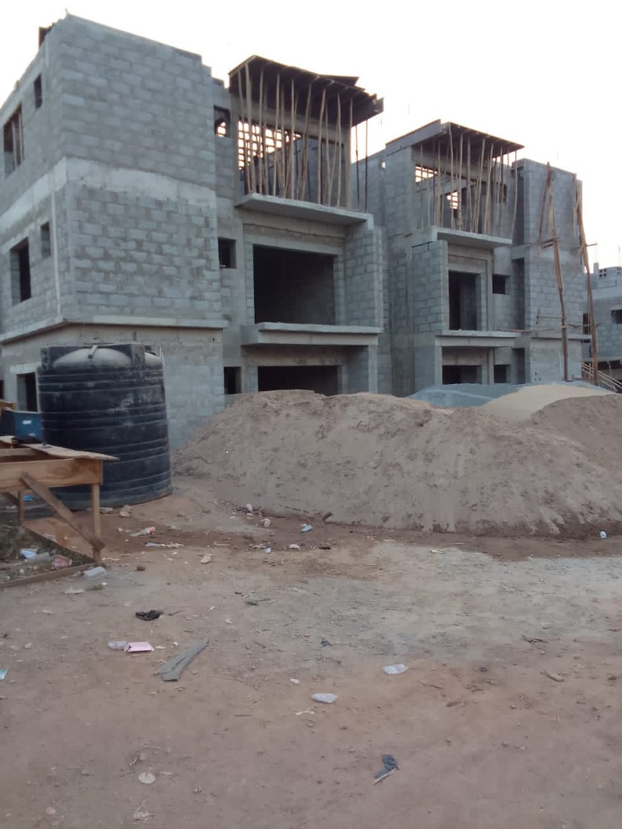 Synergyrealpro's tweet image. Discover the perfect blend of comfort and convenience in our room and parlour apartment available for sale. located in a vibrant neighbourhood, this space is ideal for individual or couples seeking a cosy living space ,still under construction.

price: #38,000,000