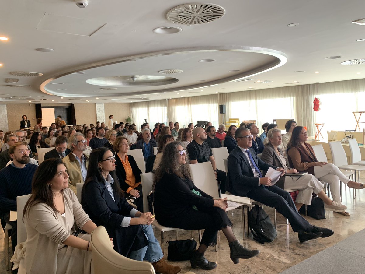adr_balears's tweet photo. Reunim disseny, producció i sector hoteler per compartir exemples de productes a partir de la reutilització de materials generats pel sector horeca. 

El DG Empresa de @conselleriaEOE, José A. Caldés, ha obert la jornada de #loopdisseny que ha reunit un centenar de persones. https://t.co/729EvIZKDw
