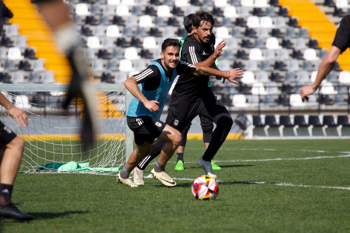 ⚪️⚫️Responsabilidad, constancia y compromiso. 
Con el foco puesto en traernos los +3⃣ puntos. 💪