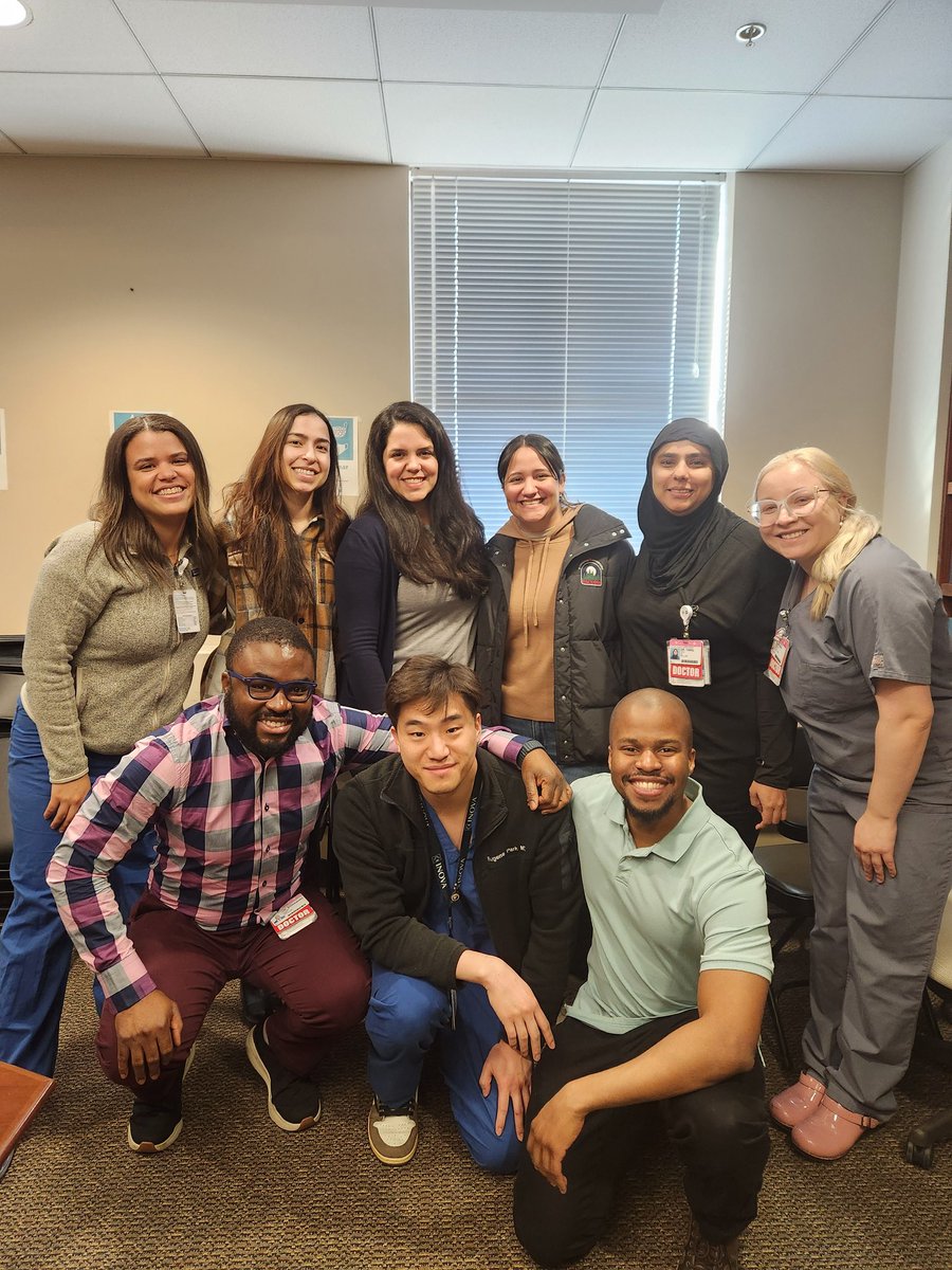 Now that we have many virtual or hybrid meetings, it's a rare occasion that all 9 of our fellows are in one place at the same time. They do have didactics in person so they took advantage of this moment last Monday to snap a photo ❤️ 📸