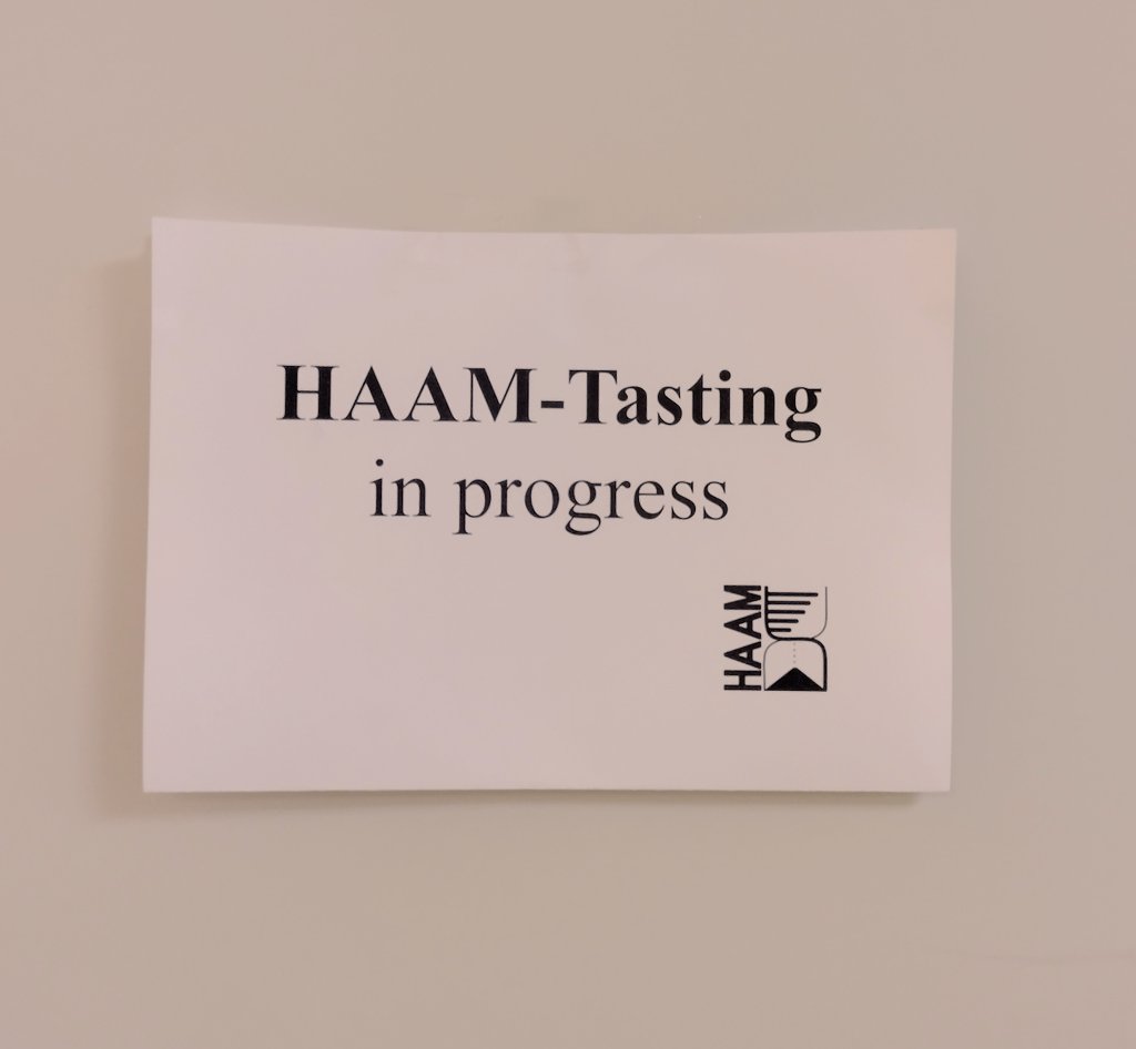 Hosting the first #HAAMTasting @HumanEvoUU together with @XavierRocaRada. It's amazing to see such a variability of approaching data analysis. 😍