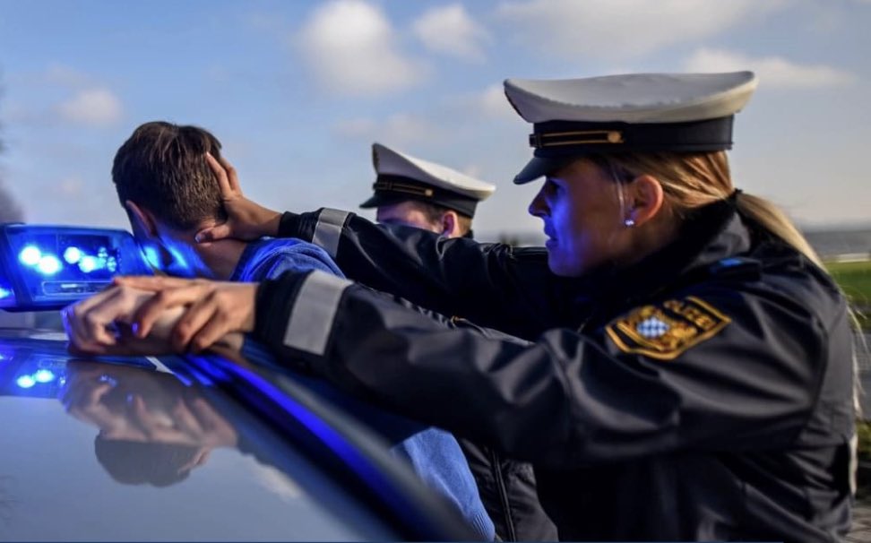 el beino tweet media