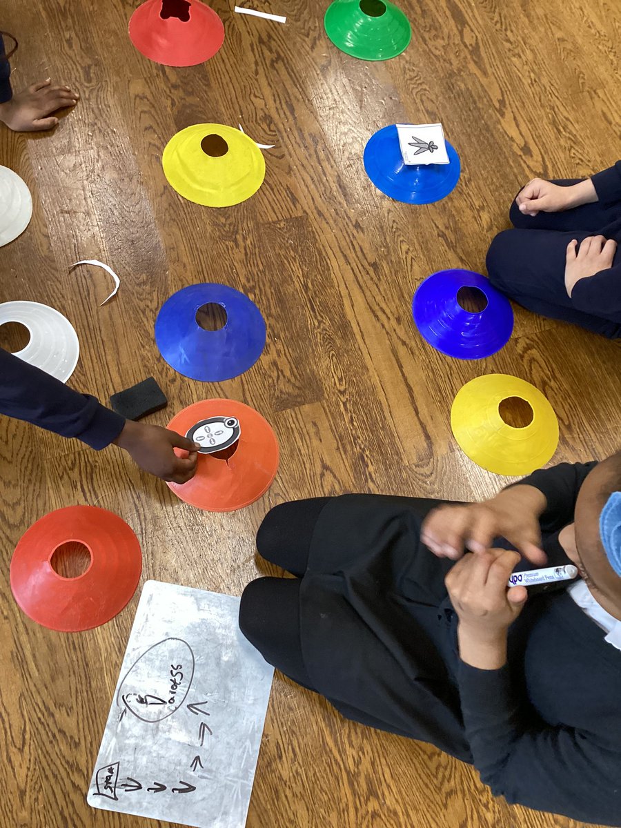 sidmouthschool's tweet image. Year 3 are hard at work programming their robots to avoid the items with the most packaging. #EcoCodingAdventure @gwtp_uk @thrivetrust_UK