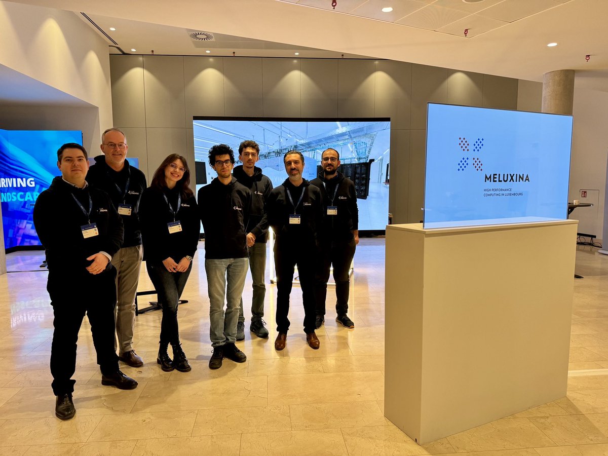 Excited to be at the #EuroHPCSummit2024 showcasing our #MeluXina supercomputer with the @EUmaster4HPC student! 🙌 ￼￼
Stay tuned for more updates! @EuroHPC_JU

#LuxProvide #Supercomputing