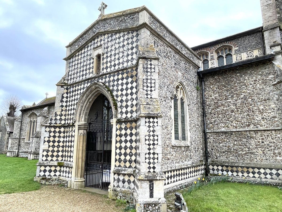 What makes this diaper 15thC flush work at St. Mary’s, Waltham-Le-Willows so special is there is a record of the flint mason who built it. Thomas Aldryche. This post is for all the unnamed flint workers who over centuries have completed some beautiful and high quality flint work